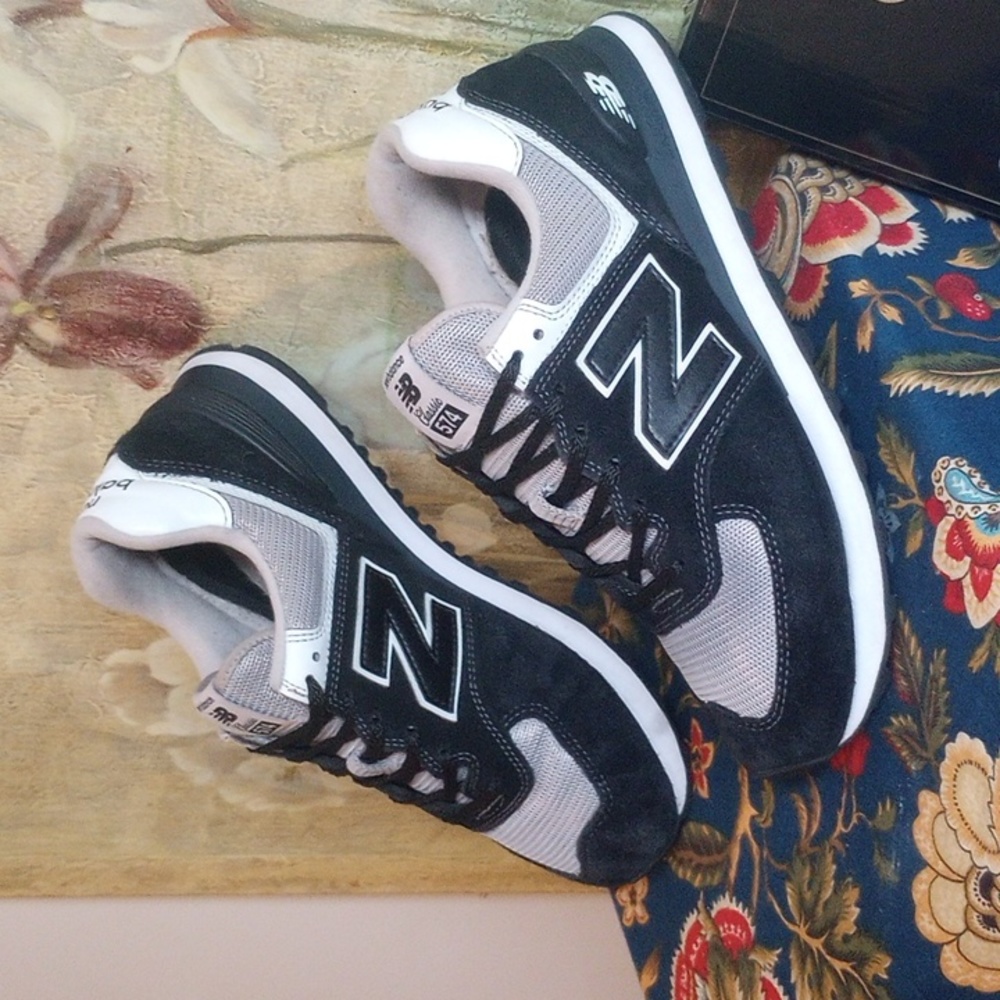 Classic Black White & Grey New Balance 574!*